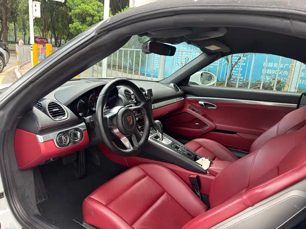 Porsche 718 Boxster 2.0 T