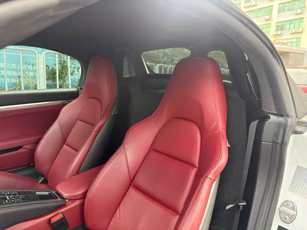 Porsche 718 Boxster 2.0 T