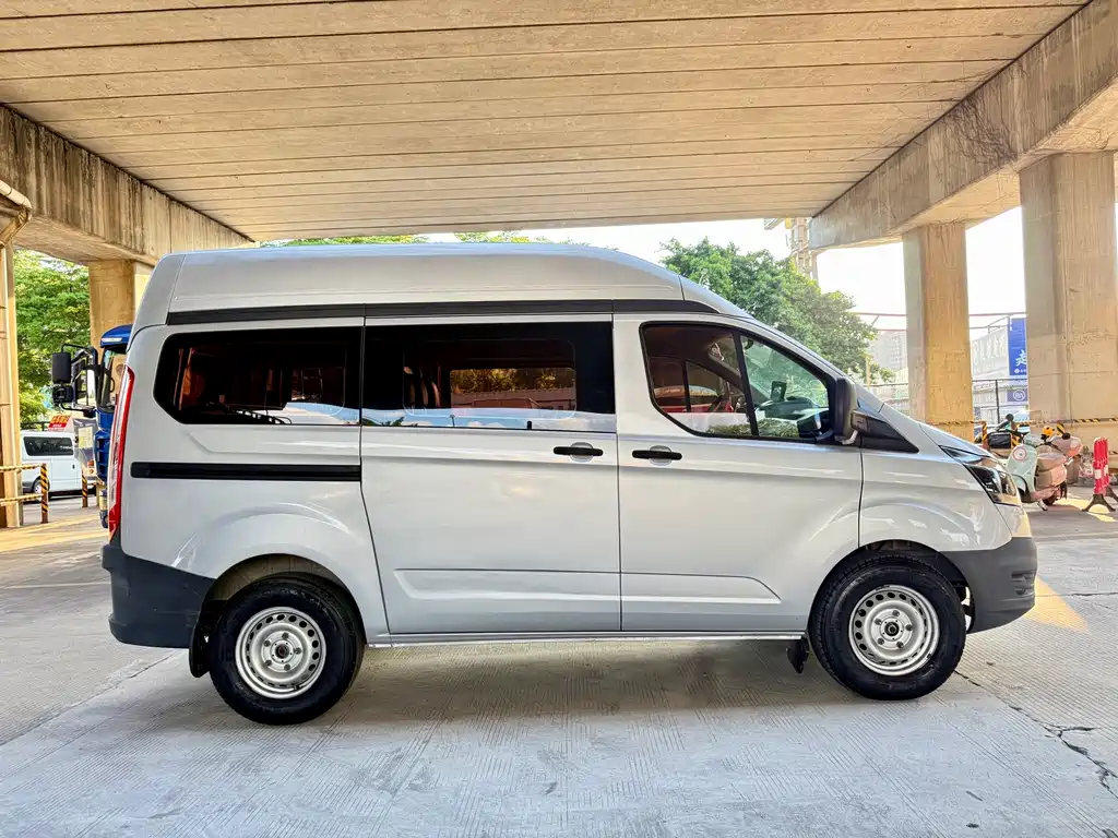 Transit 2.0 T Diesel Multi-purpose Commercial SWB Mid Roof CN-V