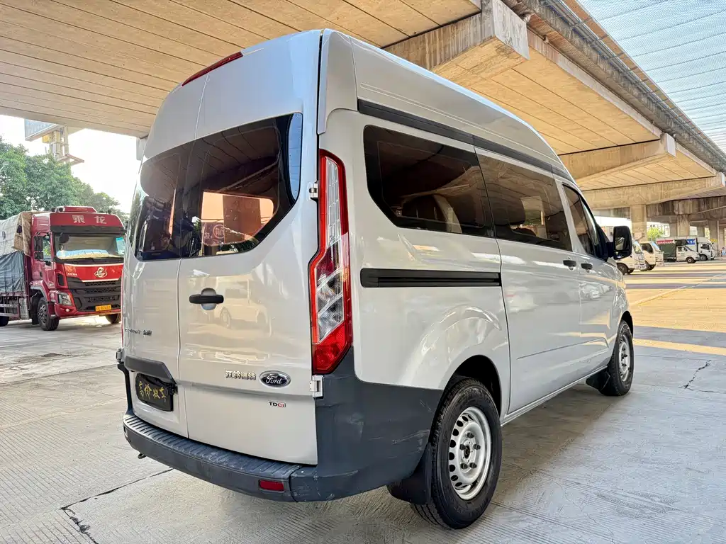 Transit 2.0 T Diesel Multi-purpose Commercial SWB Mid Roof CN-V