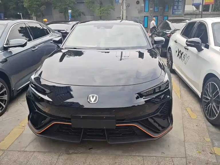 Changan UNI-V 1.5 T 500 Bar Distinguished Sport
