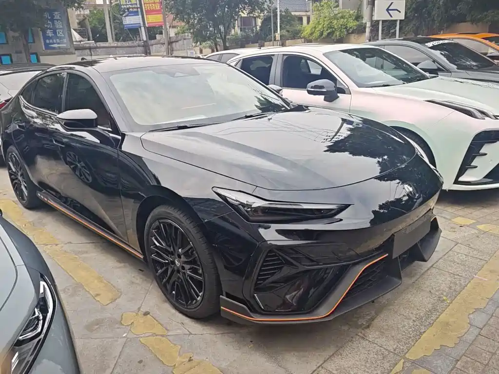 Changan UNI-V 1.5 T 500 Bar Distinguished Sport