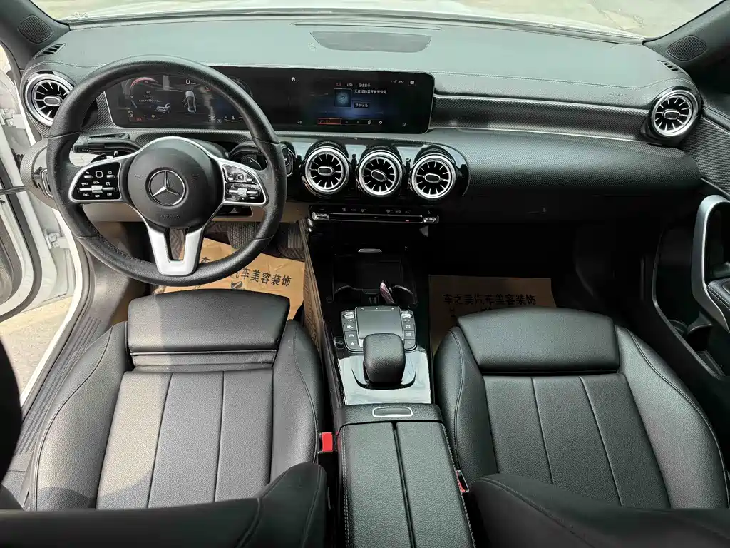 Mercedes-Benz A-Class Facelift II A 180 L Sport Sedan