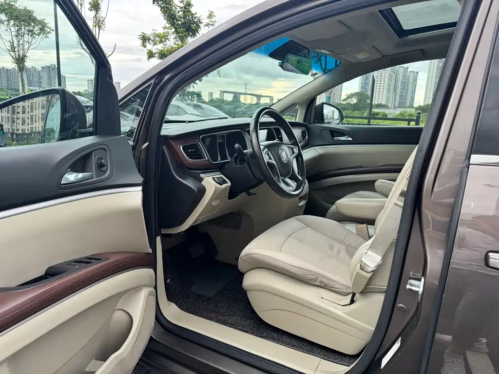 Buick GL8 25 S Luxury CN-V