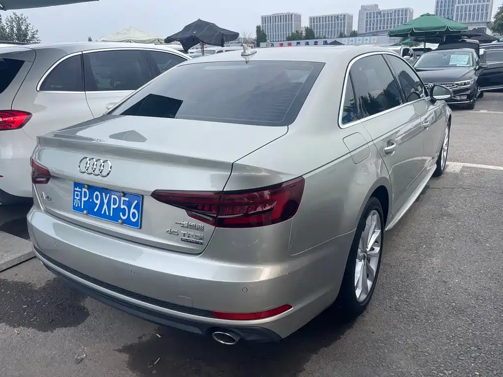 Audi A4 L 30 Anniversary 45 TFSI quattro Individual Sport