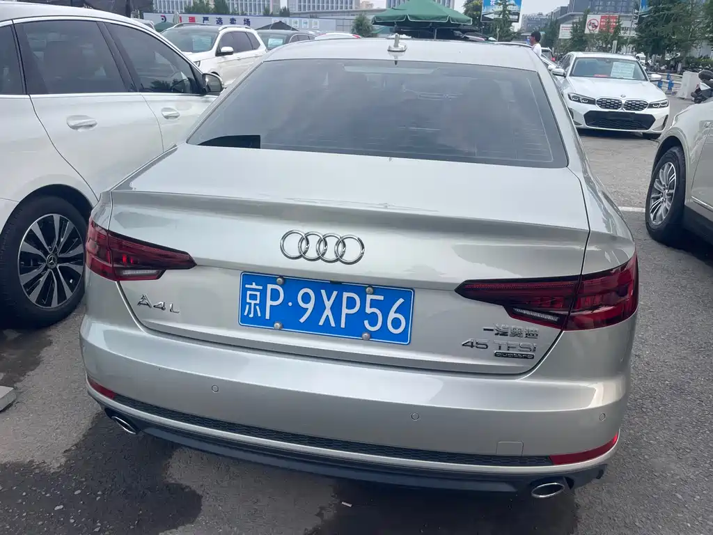 Audi A4 L 30 Anniversary 45 TFSI quattro Individual Sport