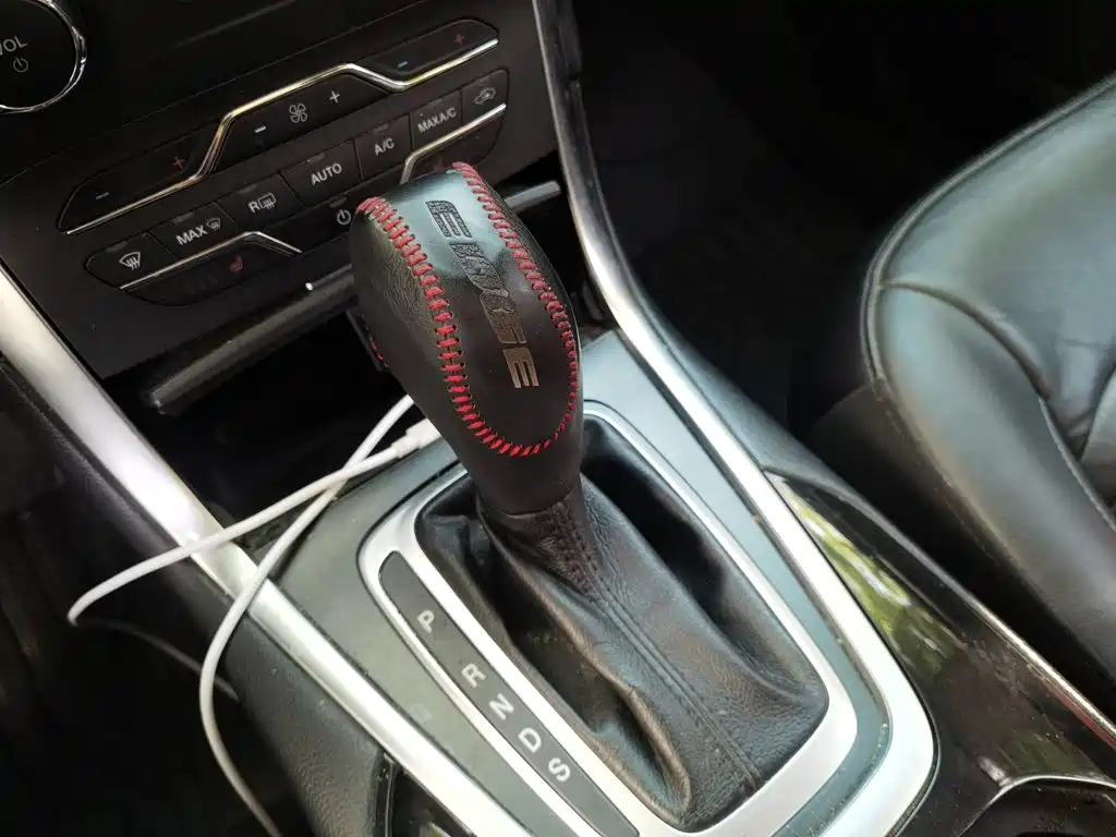 Edge EcoBoost 245 4 WD Grand Sharp 7-seat