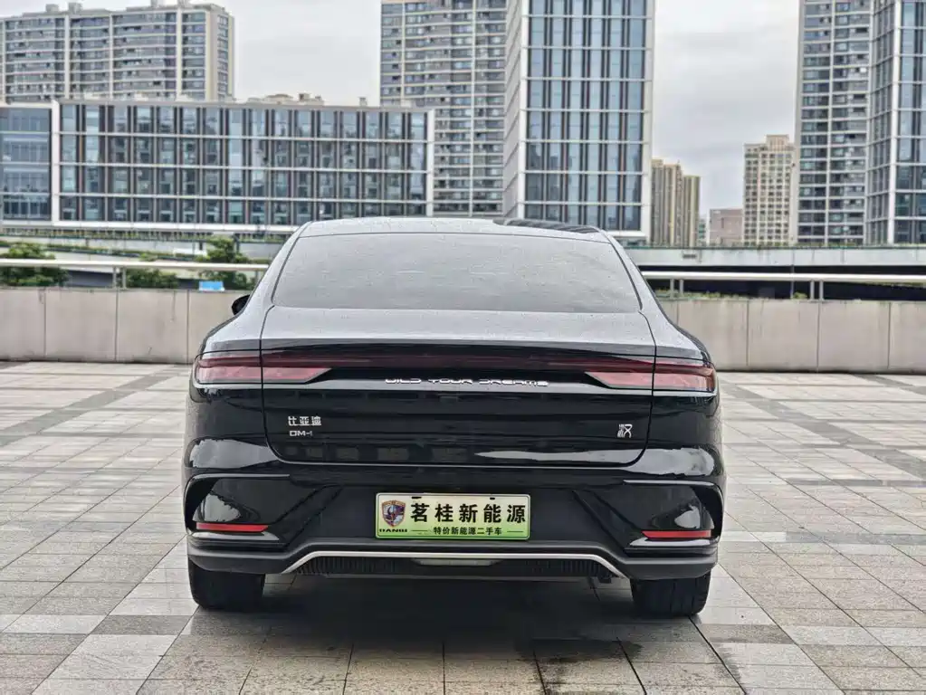 Han DM-i 125 KM Distinguished