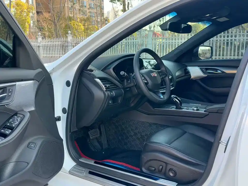 Cadillac CT5 28 T Luxury