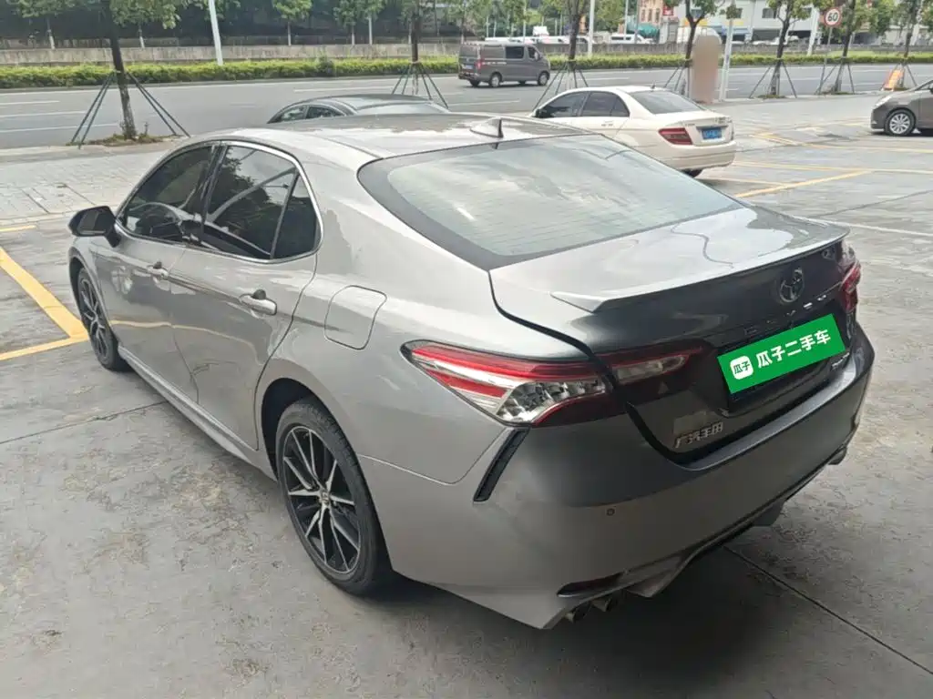 Camry 2.0 S Sharp Style