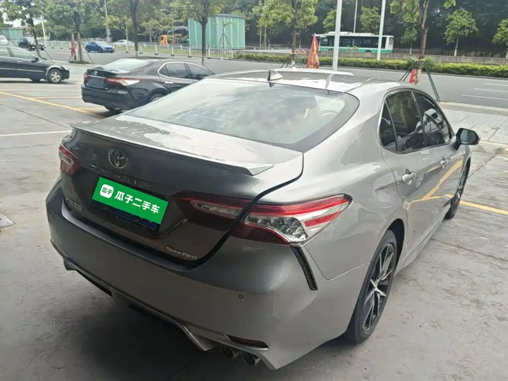 Camry 2.0 S Sharp Style