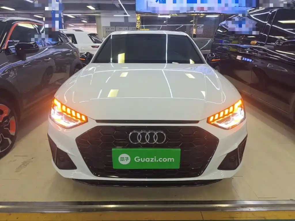 Audi A4 L 40 TFSI Luxury Dynamic