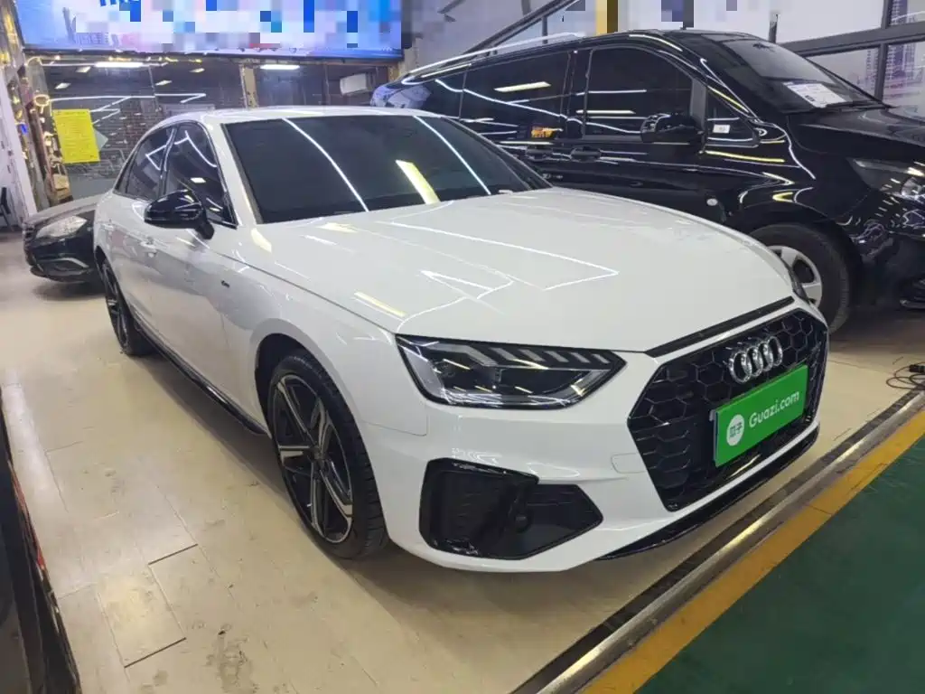Audi A4 L 40 TFSI Luxury Dynamic