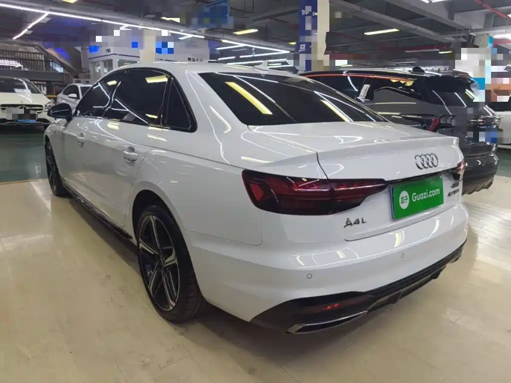 Audi A4 L 40 TFSI Luxury Dynamic