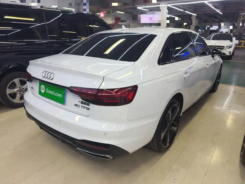 Audi A4 L 40 TFSI Luxury Dynamic
