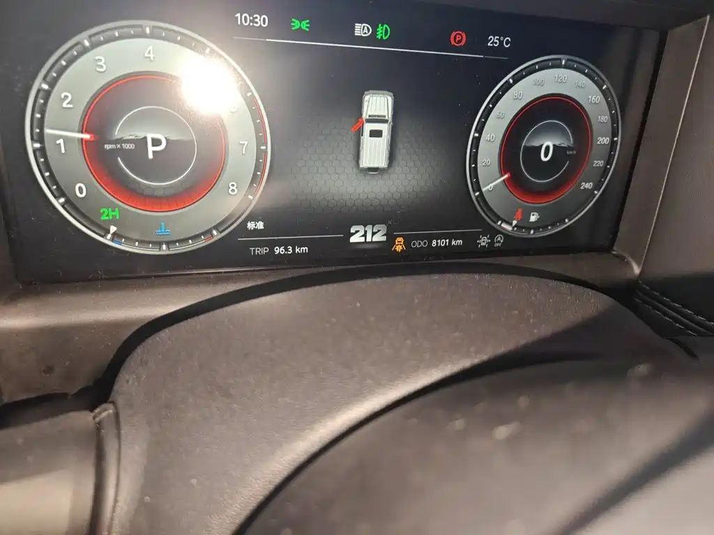 212 T01 2.0 T Explorer