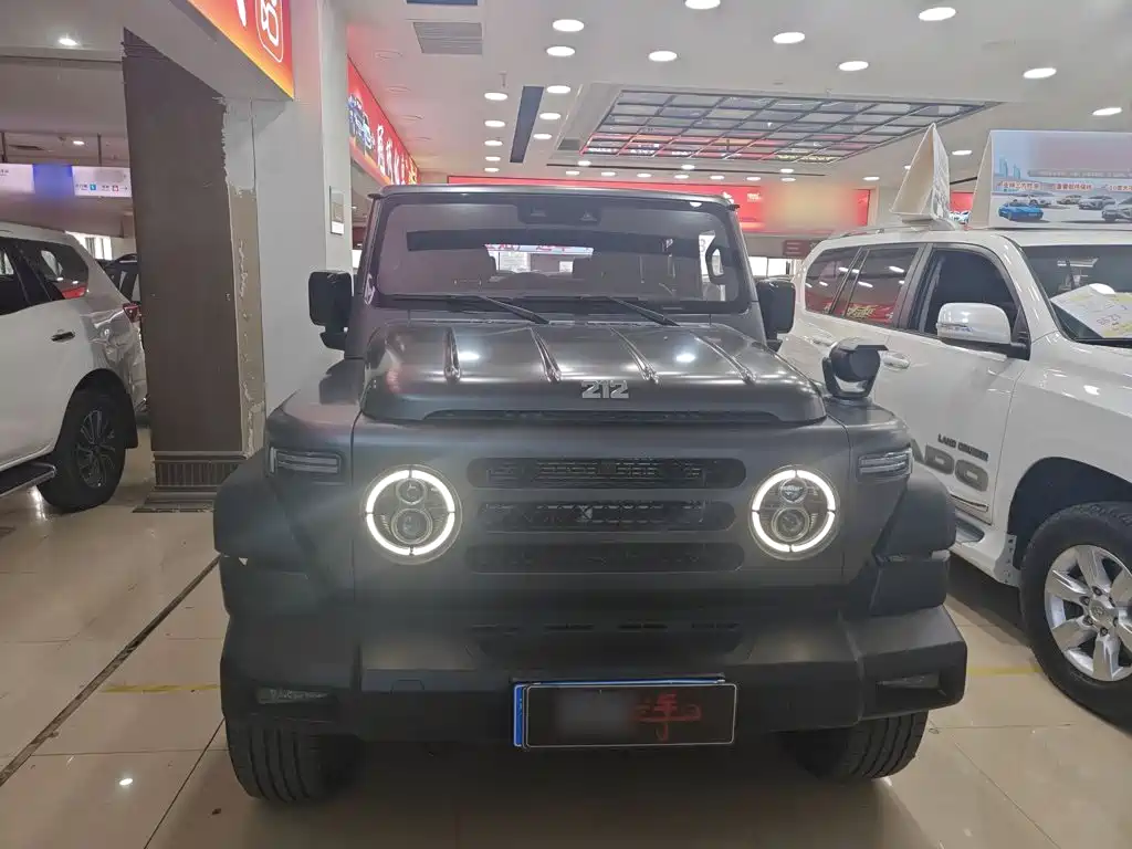 212 T01 2.0 T Explorer