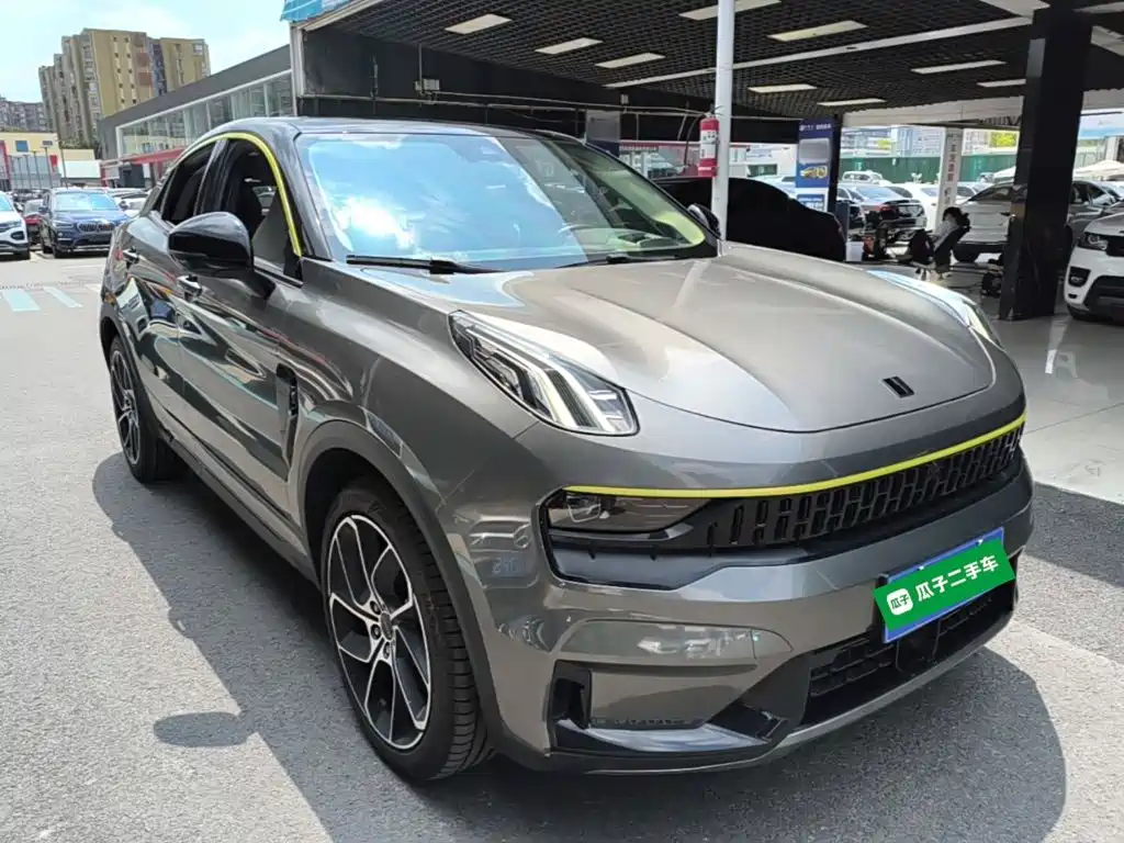 Lynk & Co 05 2.0 TD 2 WD Shine Halo