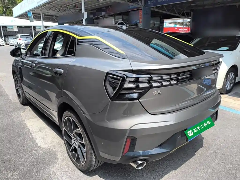 Lynk & Co 05 2.0 TD 2 WD Shine Halo