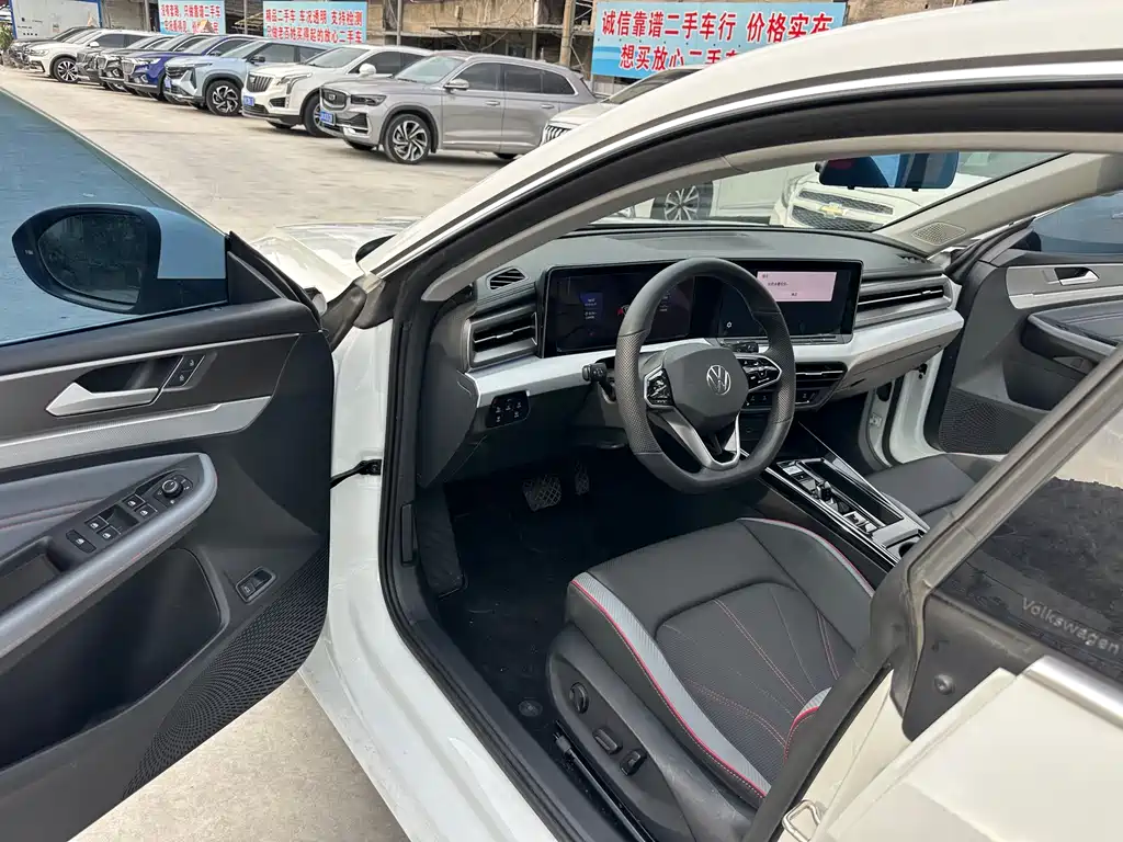 Lamando Lamando L 280 TSI DSG Spicy Cool