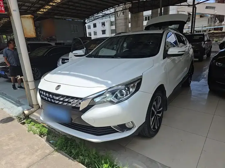 Venucia T90 2.0 L CVT Smart Style