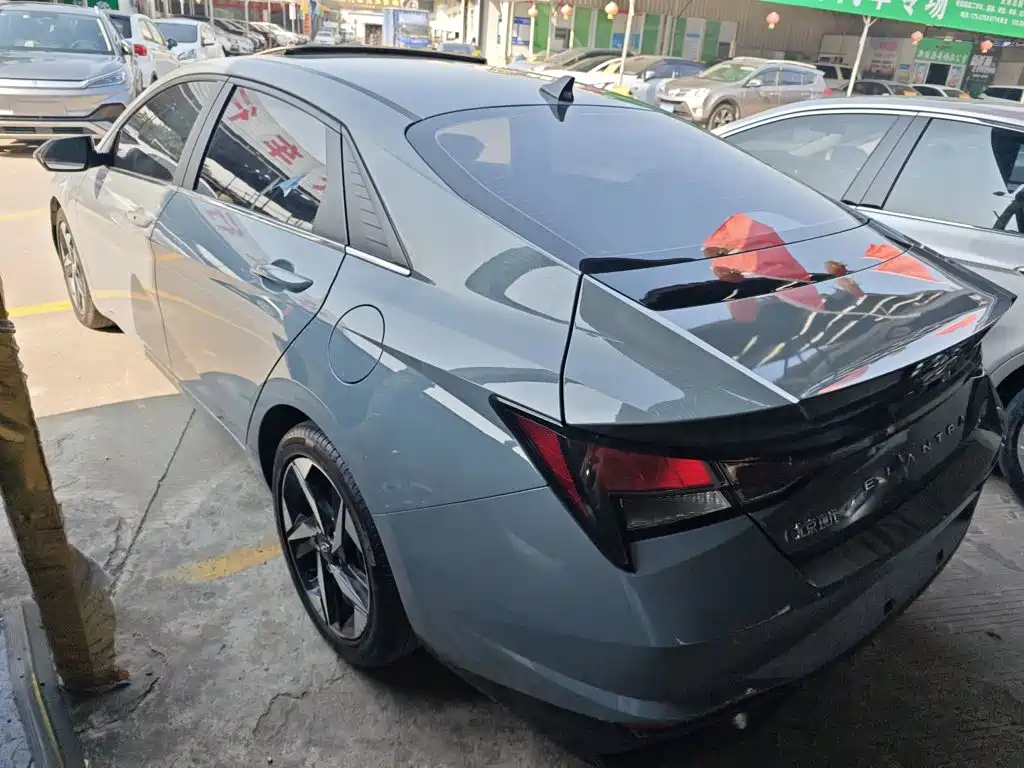 Elantra 1.5 L CVT GLX Elite