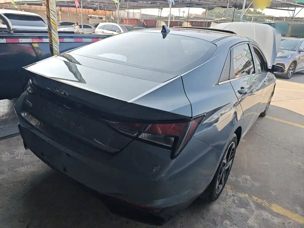 Elantra 1.5 L CVT GLX Elite