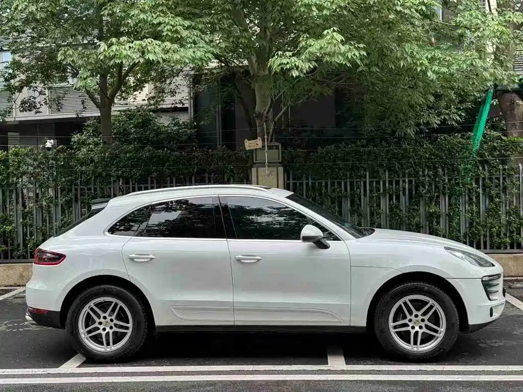 Macan Macan 2.0 T