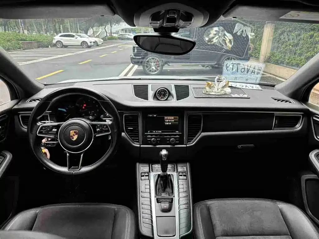 Macan Macan 2.0 T
