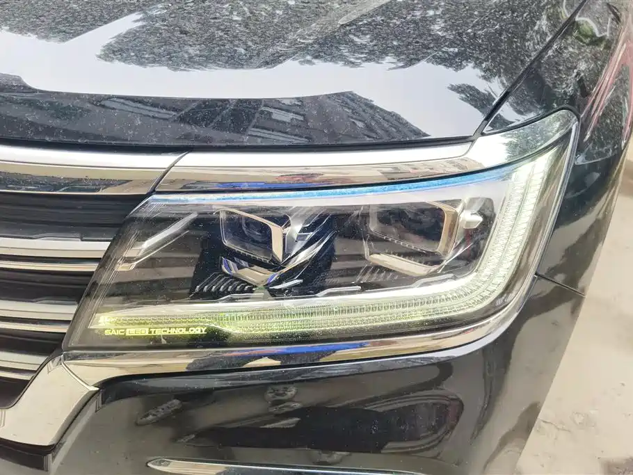 Roewe RX8 荣威RX8 2018款 30 T 智联网四驱旗舰版
