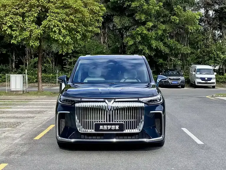 Voyah Dreamer PHEV 4 WD Distinguished Kunpeng