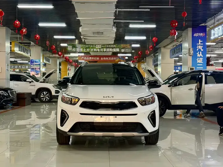 Kia Stonic 1.4 L CVT Sunroof