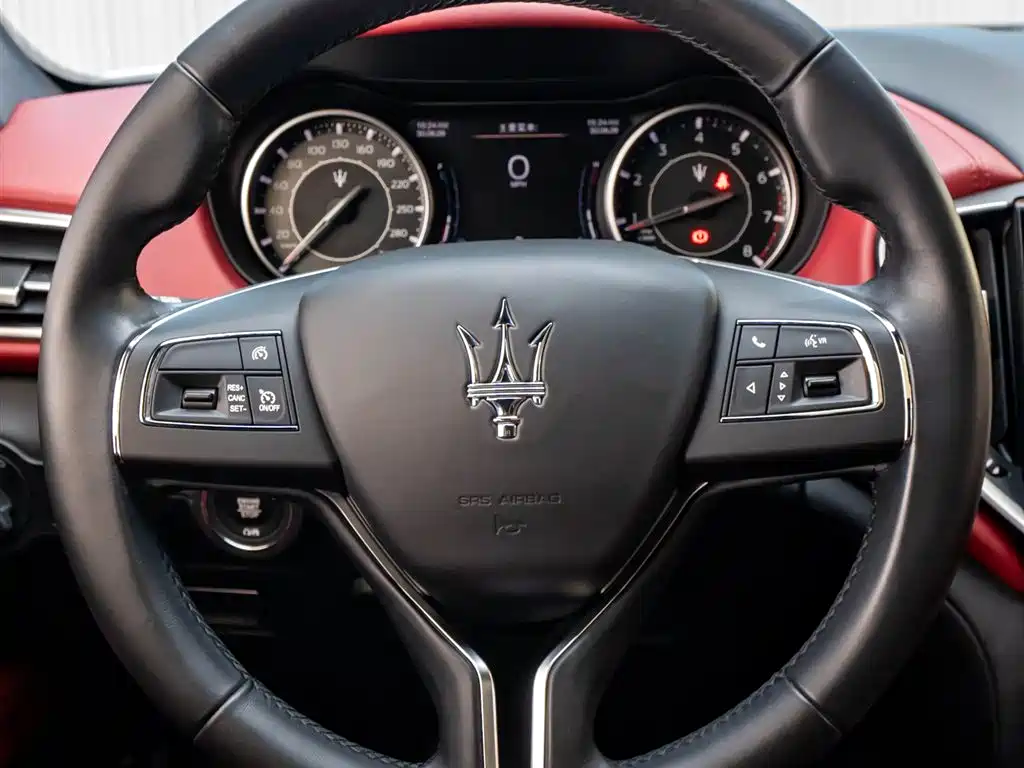 Ghibli 2.0 T Sharp Edge