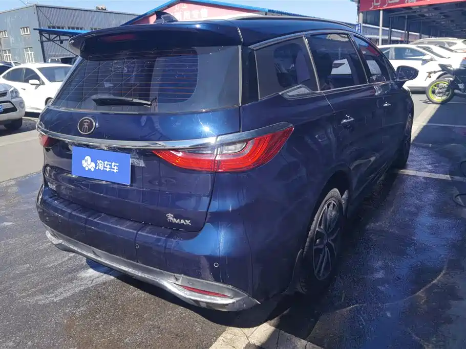 Song MAX 1.5 T Auto Connected Flagship 7-seat