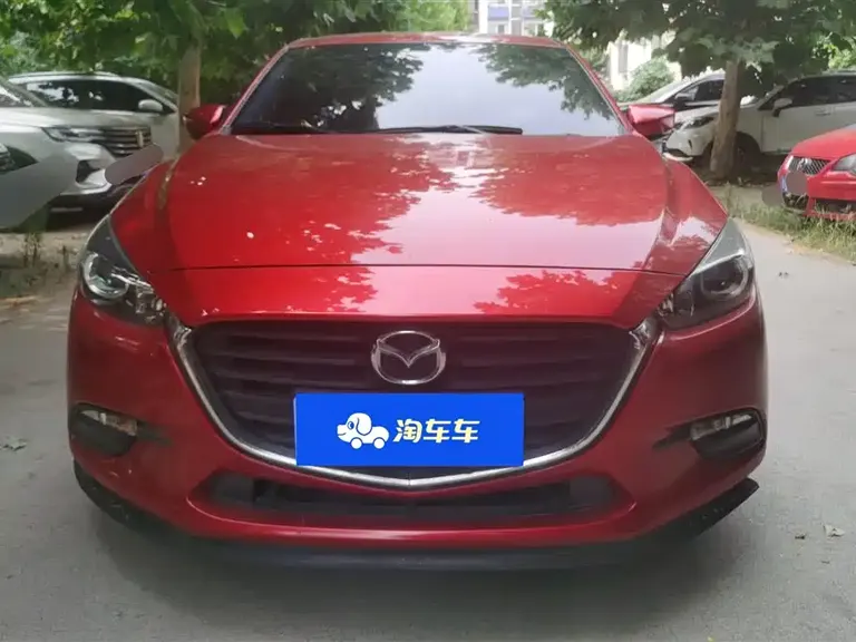 Mazda 3 Axela Cloud Control Sedan 1.5 L Auto Comfort CN-VI
