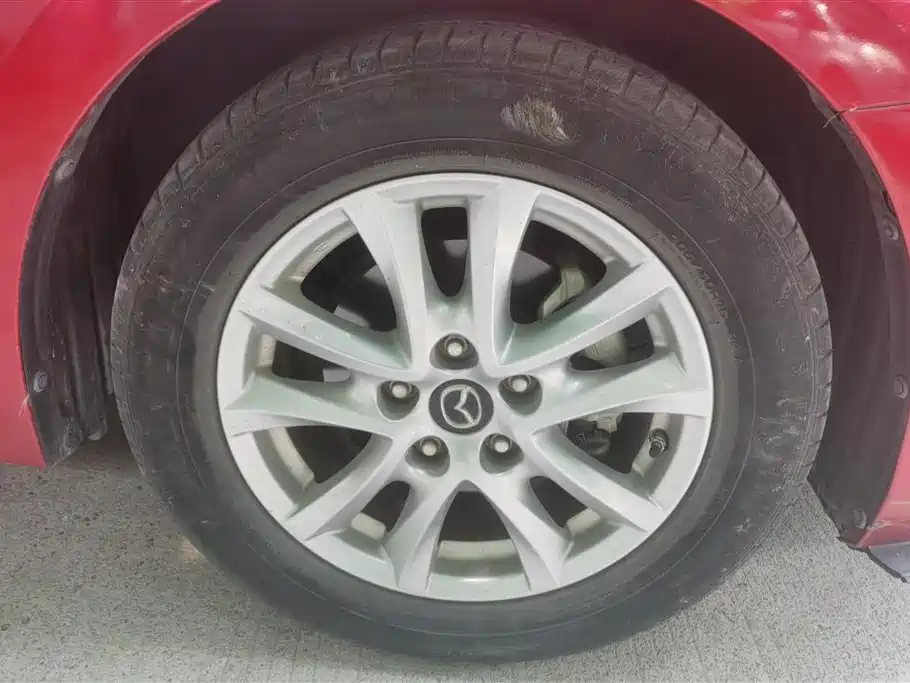 Mazda 3 Axela Cloud Control Sedan 1.5 L Auto Comfort CN-VI