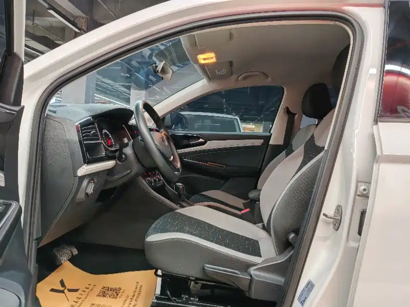Jetta VS5 280 TSI Auto Progressive