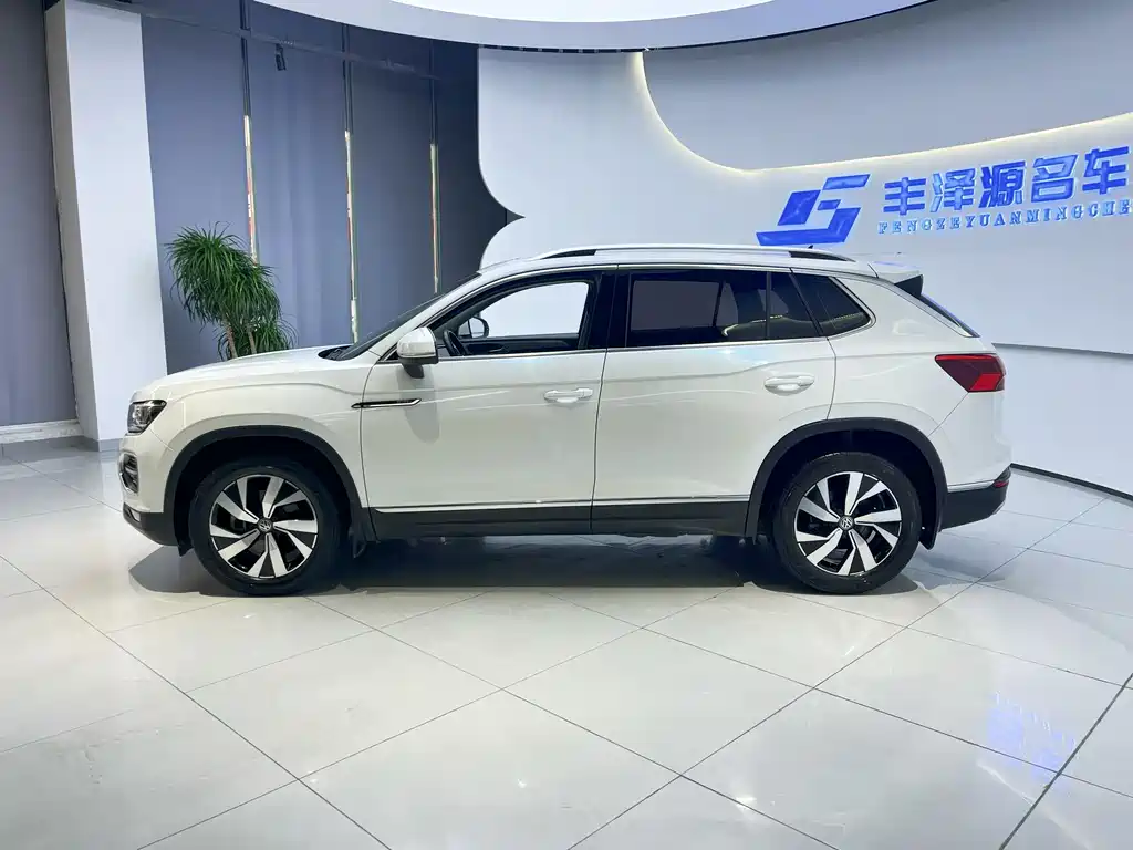 Tayron 330 TSI 2 WD Luxury Connected
