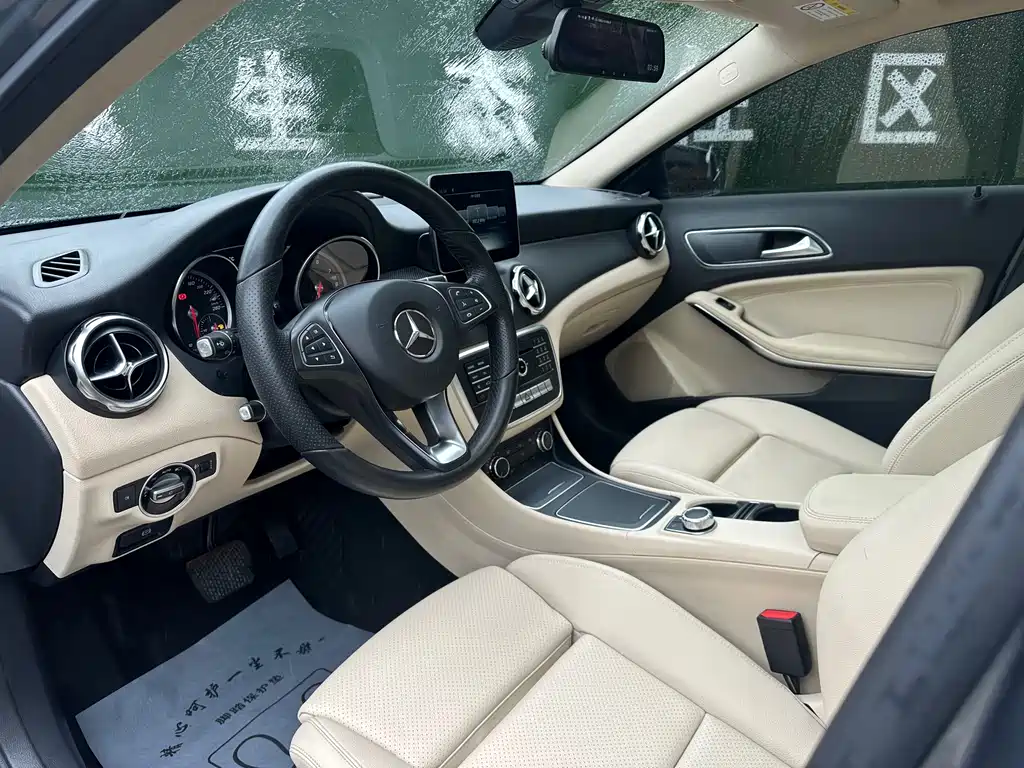 Mercedes-Benz GLA GLA 200 Dynamic