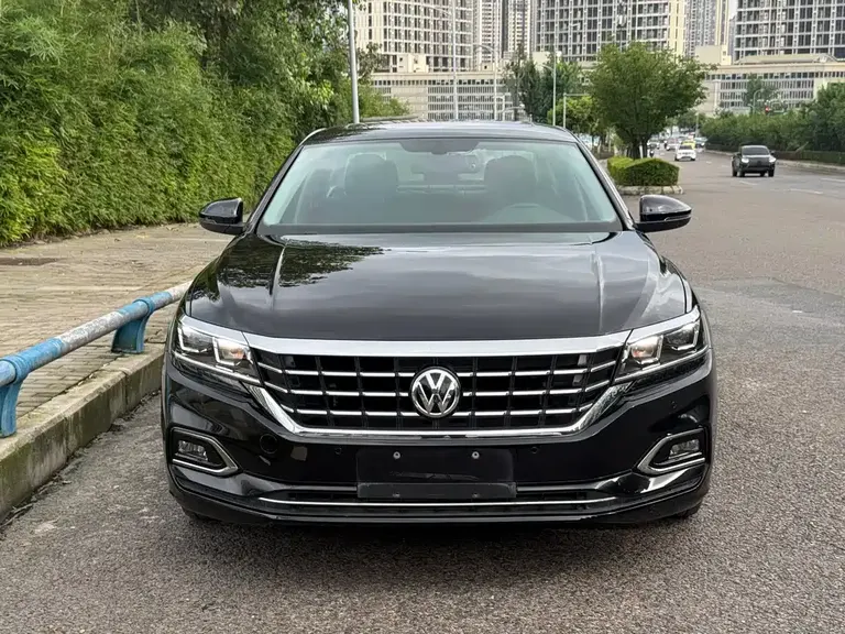 Volkswagen Passat 330 TSI Elite CN-V