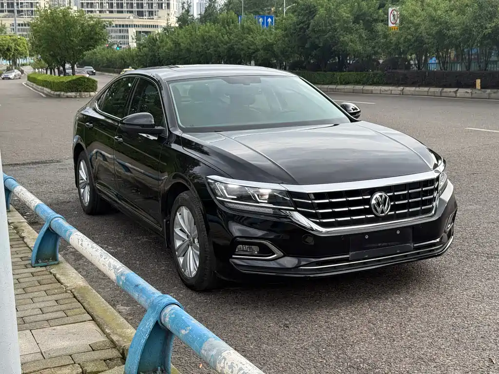 Passat 330 TSI Elite CN-V