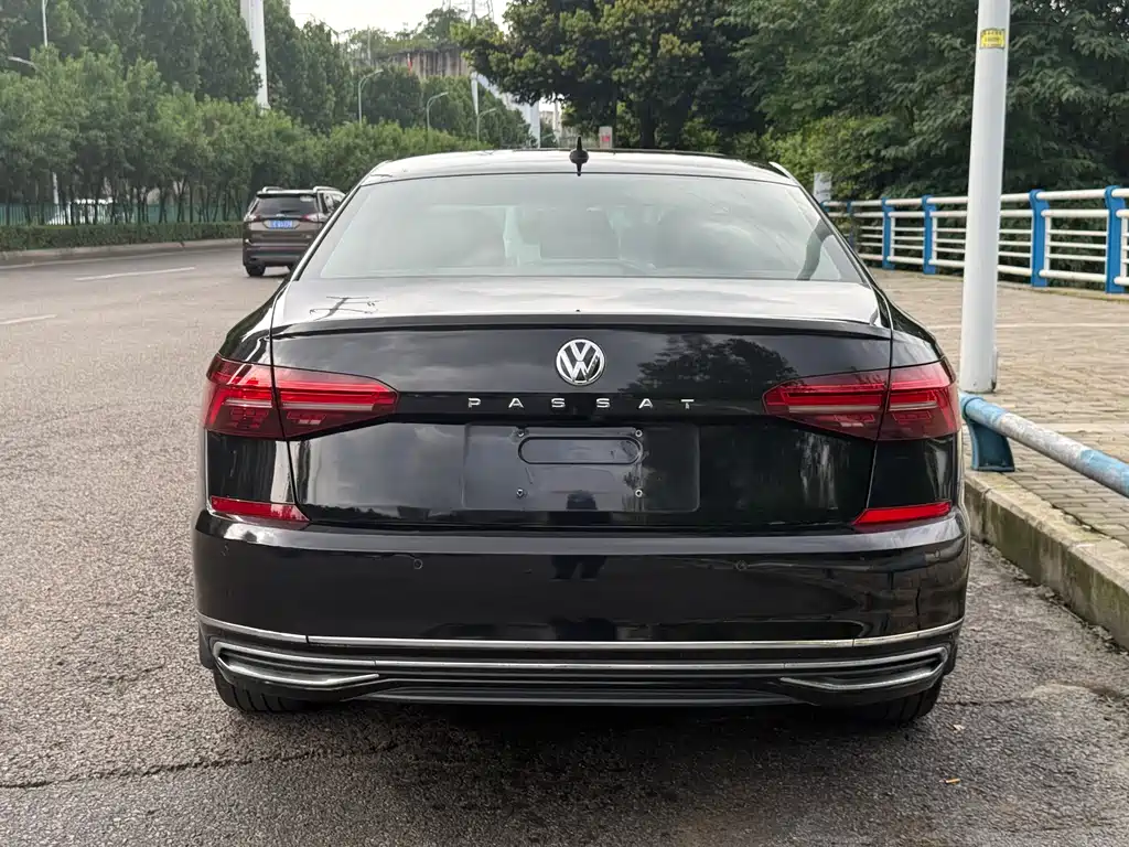 Passat 330 TSI Elite CN-V