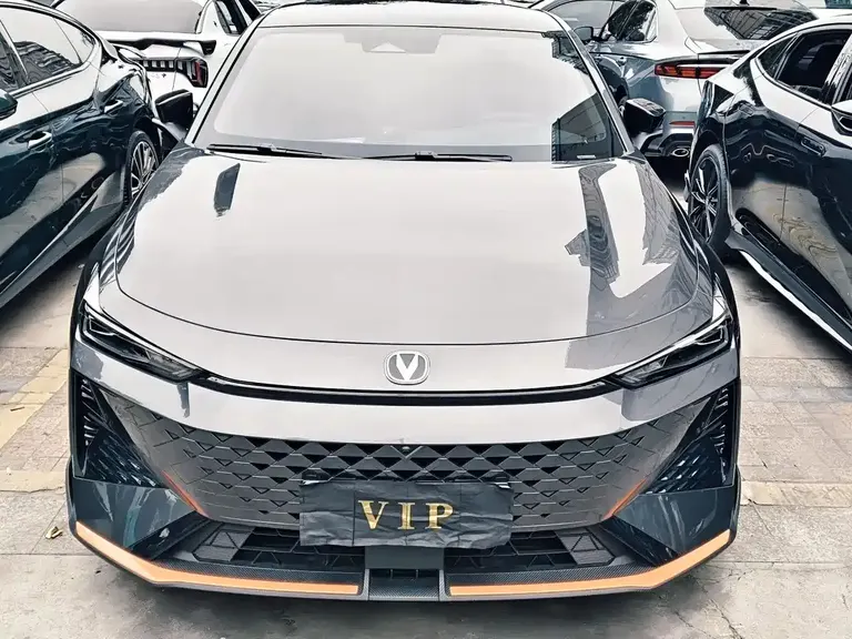 Changan UNI-V 1.5 T Distinguished Sport
