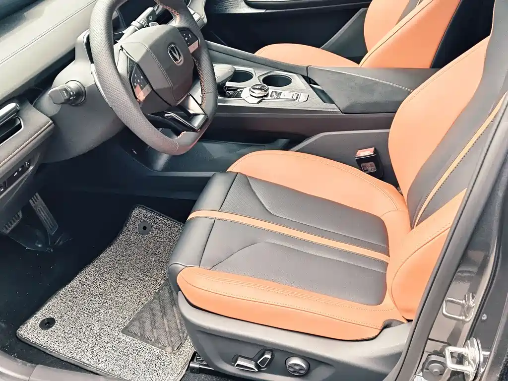 Changan UNI-V 1.5 T Distinguished Sport