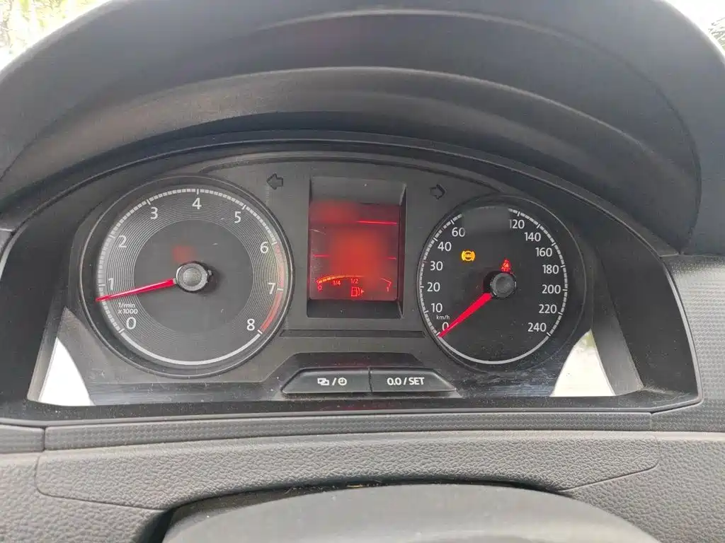 Santana 1.6 L Manual Style