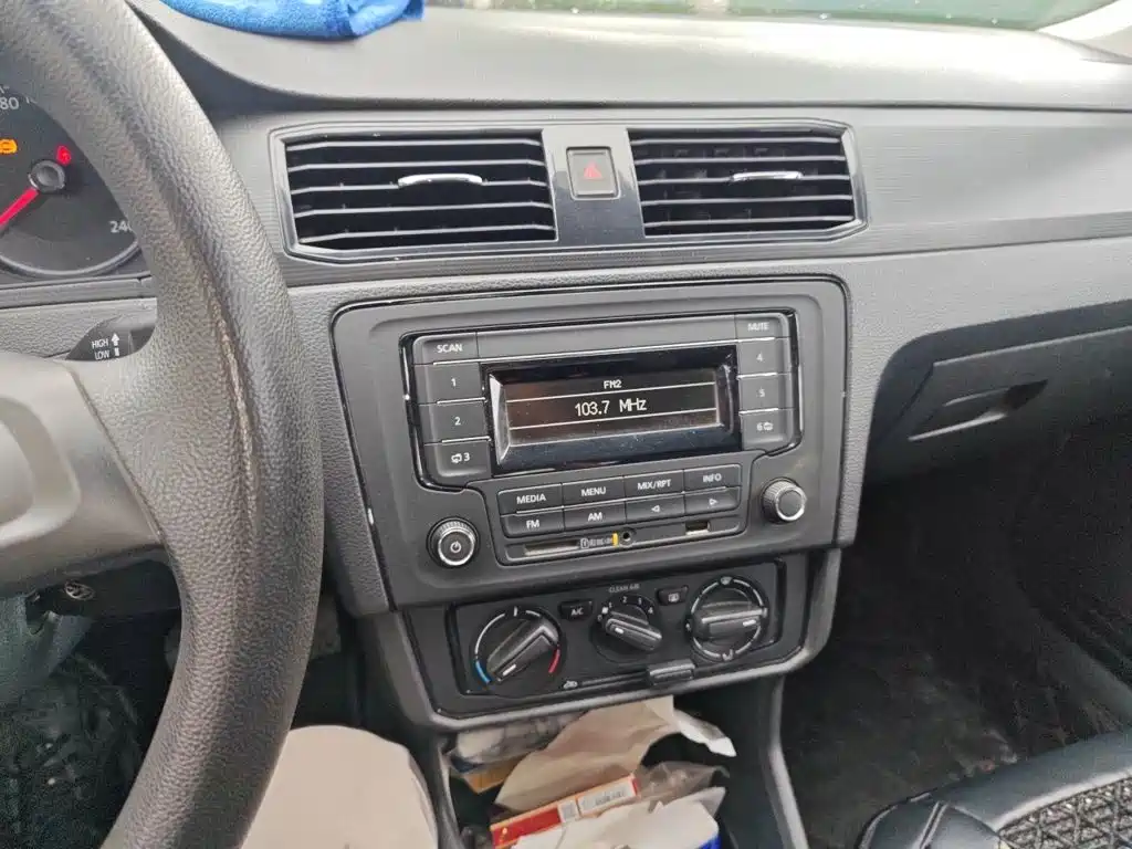 Santana 1.6 L Manual Style
