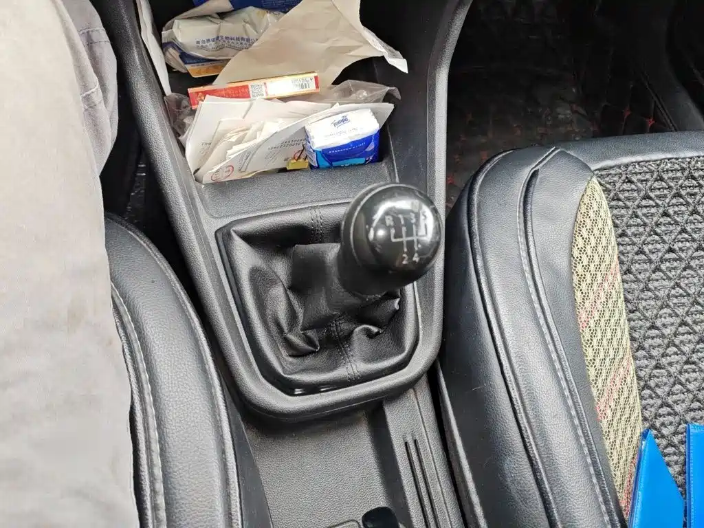 Santana 1.6 L Manual Style