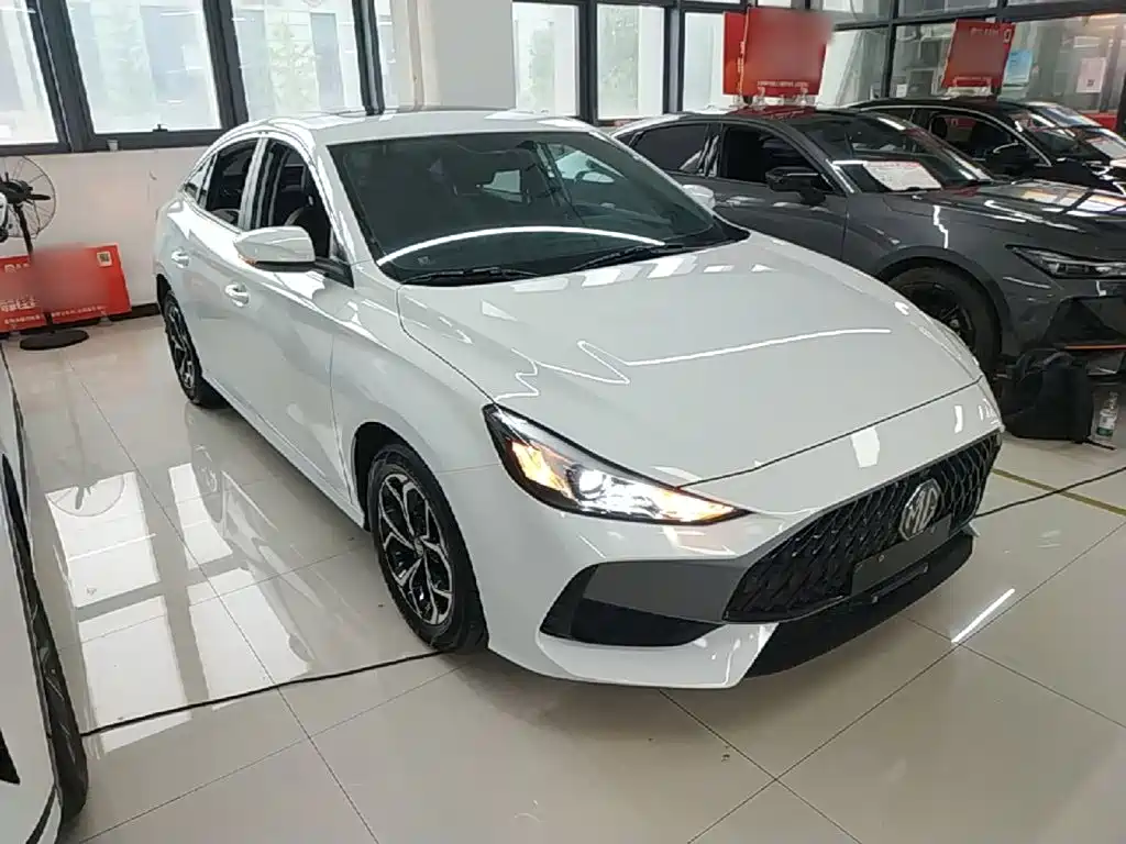 MG5 180 DVVT CVT Luxury