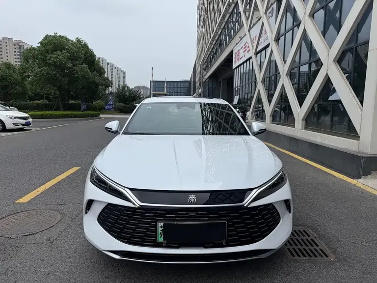 BYD Qin L DM-i 120 KM Transcend
