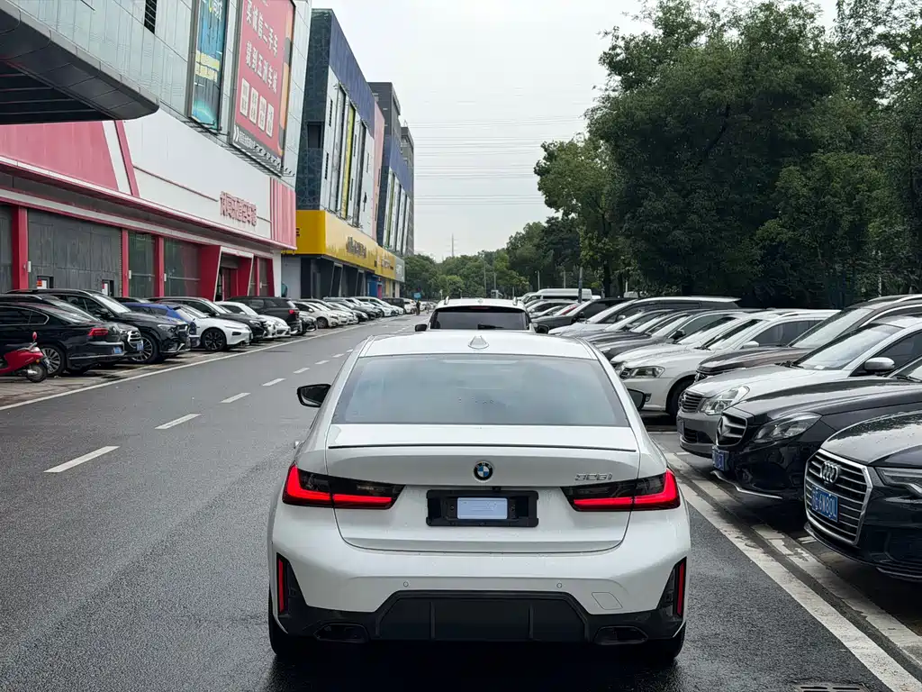 BMW 3 Series 325 i M Sport Night Package